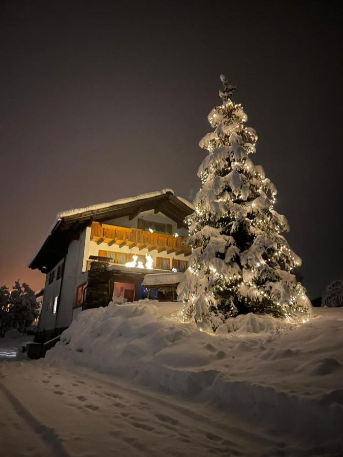Haus Hubertus - Gaestehaus Sahler パーテネン エクステリア 写真