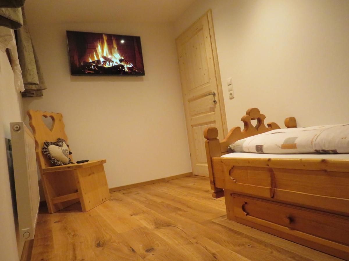 Haus Hubertus - Gaestehaus Sahler パーテネン エクステリア 写真