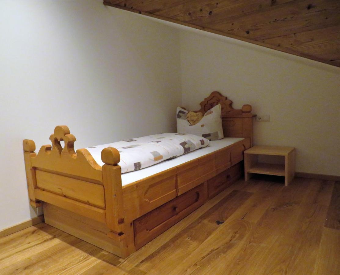 Haus Hubertus - Gaestehaus Sahler パーテネン エクステリア 写真