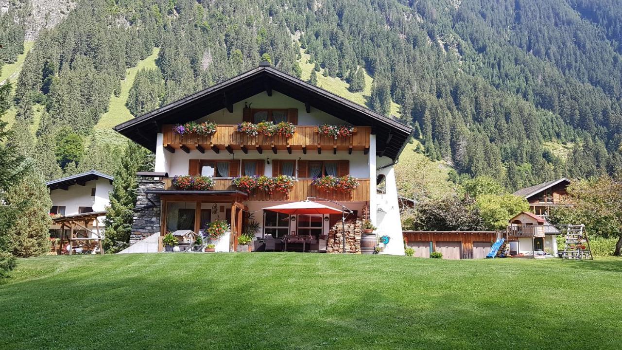 Haus Hubertus - Gaestehaus Sahler パーテネン エクステリア 写真